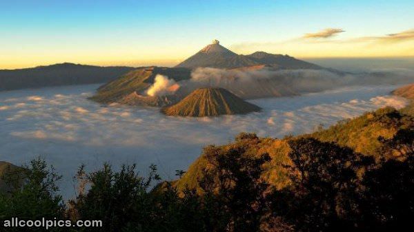 Amazingly Cool Volcano Pic